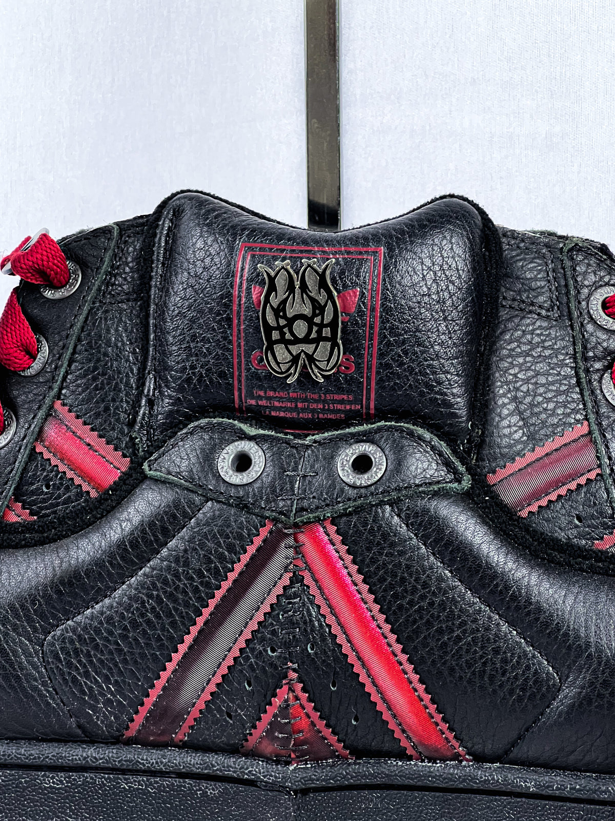 Detalhe da Bolsa Adidas Superstar Sangue