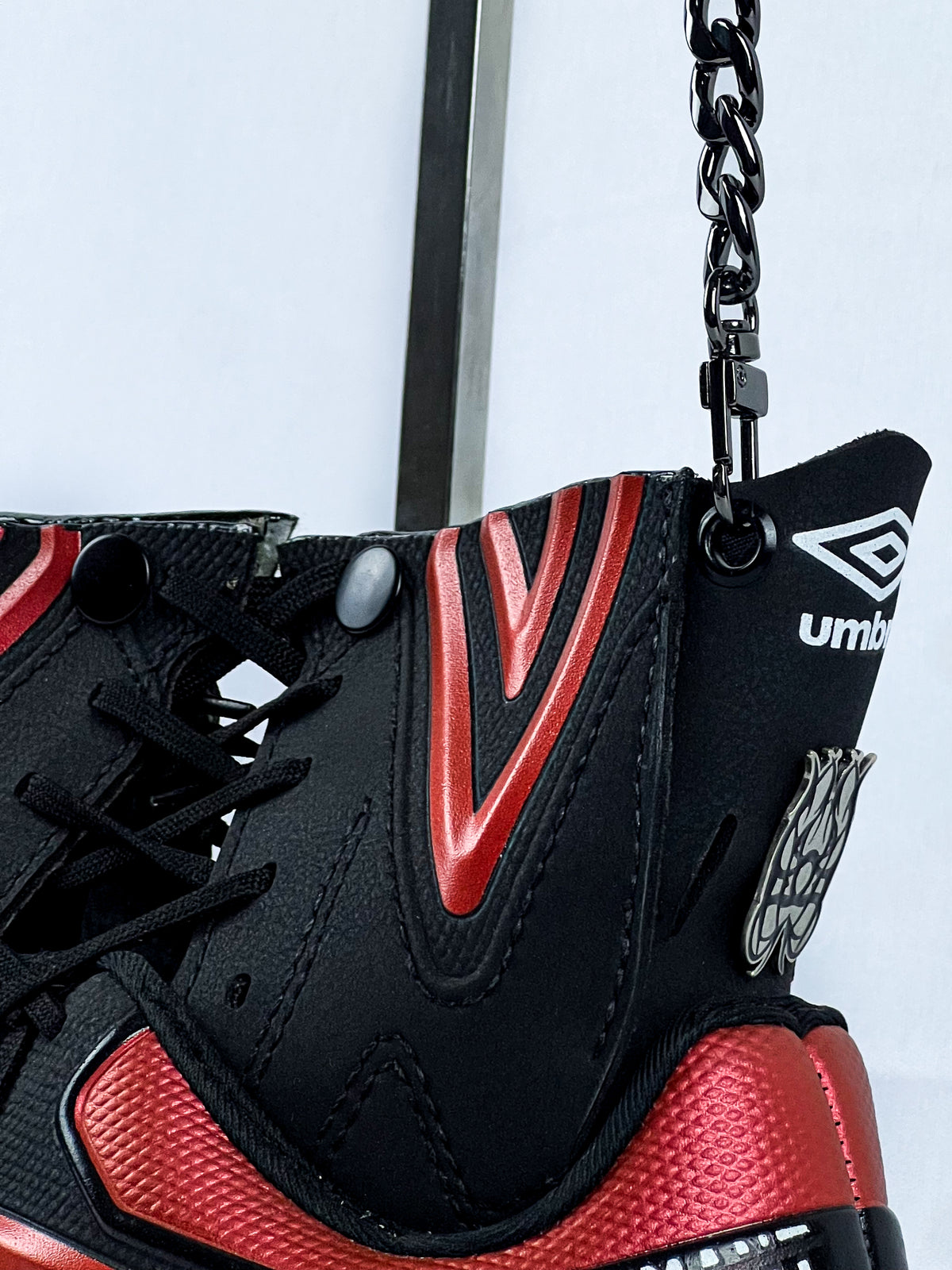Detalhe da Bolsa Umbro Rubi Adamant